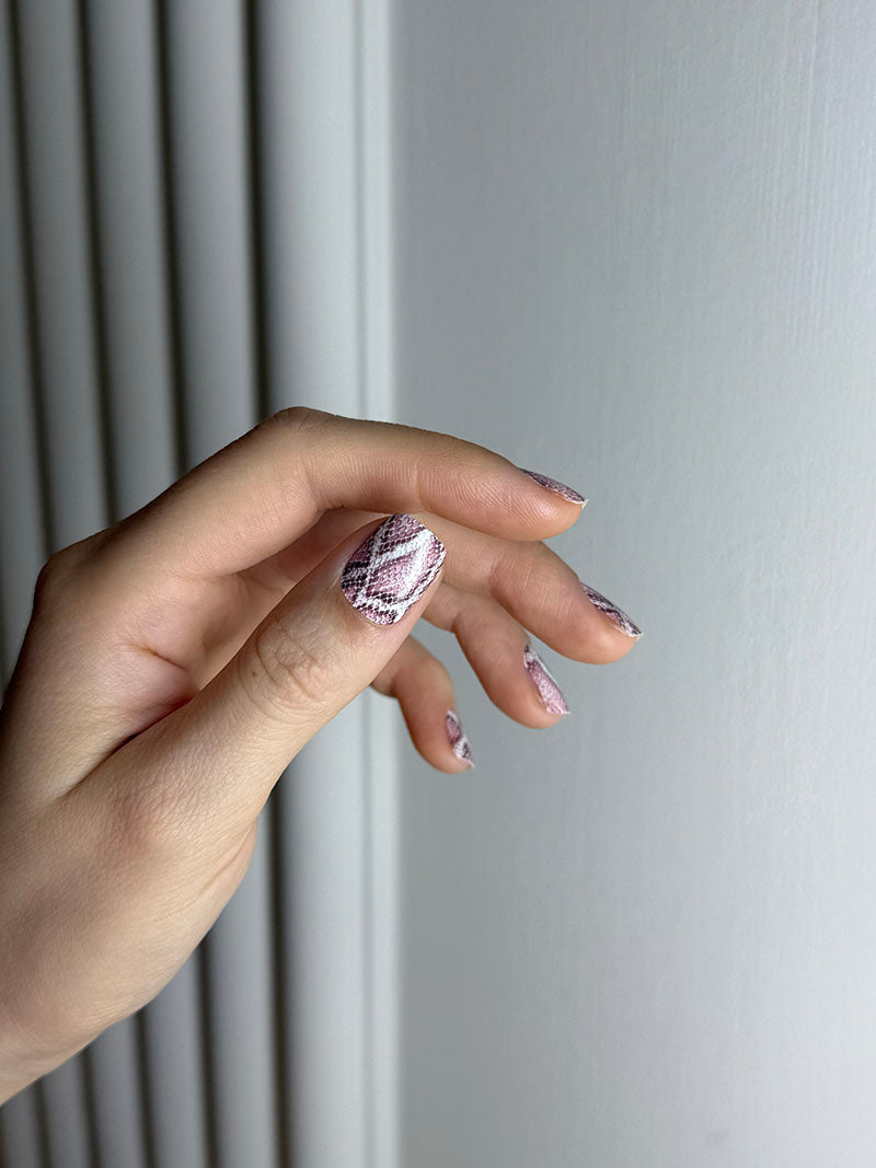 Manicure Python. Pink. Nail wraps WM-416