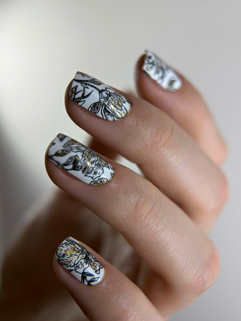 Manicure Black flowers on white. Gold Foil. Nail wraps WM-426