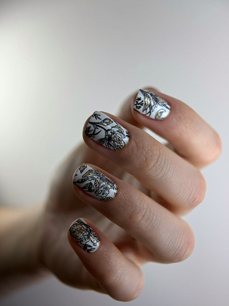 Manicure Black flowers on white. Gold Foil. Nail wraps WM-426