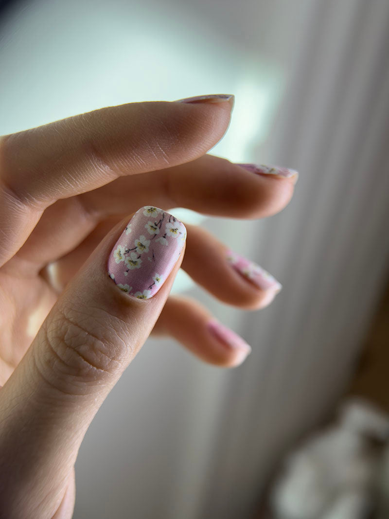 Manicure Small flowers. Gradient. Nail wraps WM-436