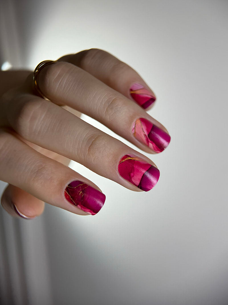 Manicure Divorces. Red. Gold Foil. Nail wraps WM-440
