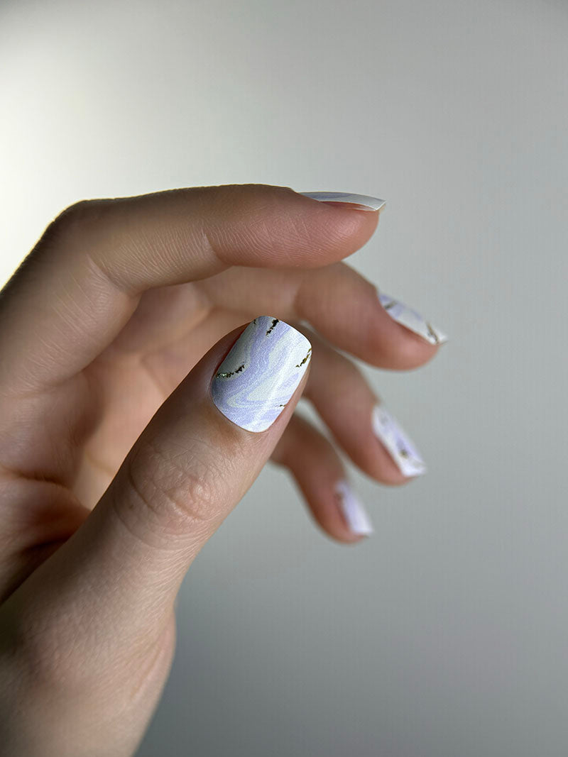 Manicure Divorces. Beige and lavender. Gold Foil. Nail wraps WM-444