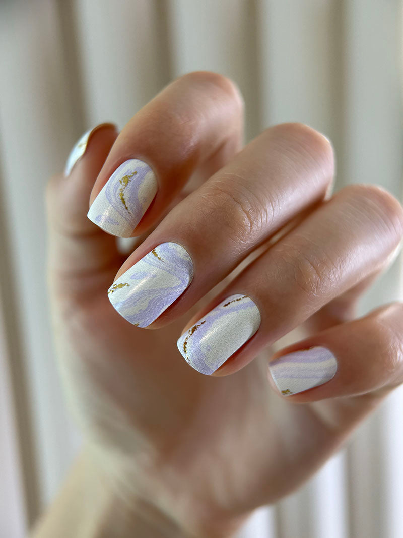 Manicure Divorces. Beige and lavender. Gold Foil. Nail wraps WM-444