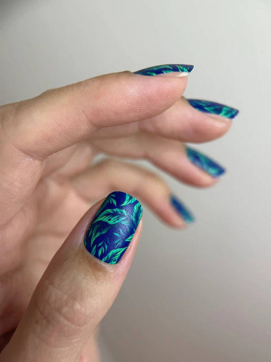 Manicure Leaves on Dark. Nail wraps WM-468