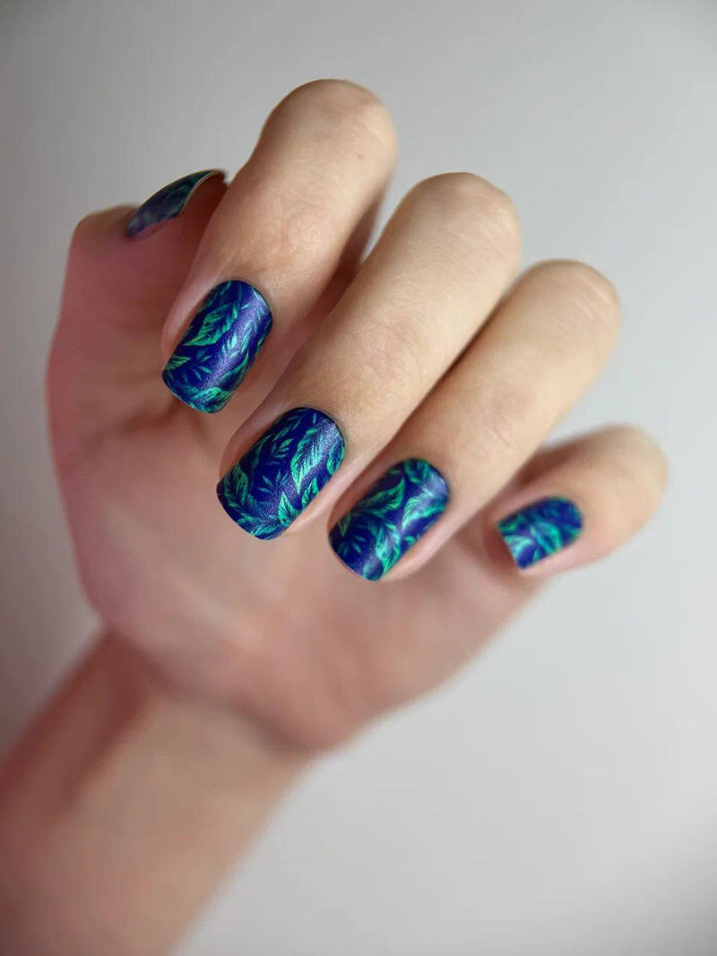 Manicure Leaves on Dark. Nail wraps WM-468