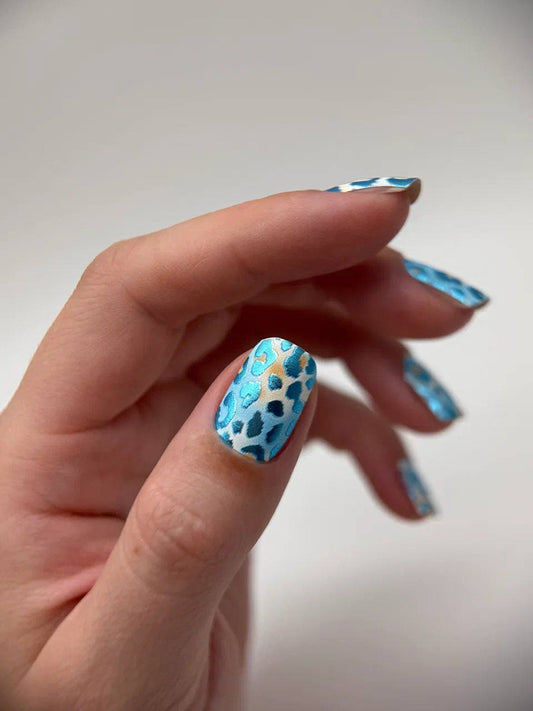 Manicure Leo Blue and Strokes. Colored Foil. Nail wraps WM-477