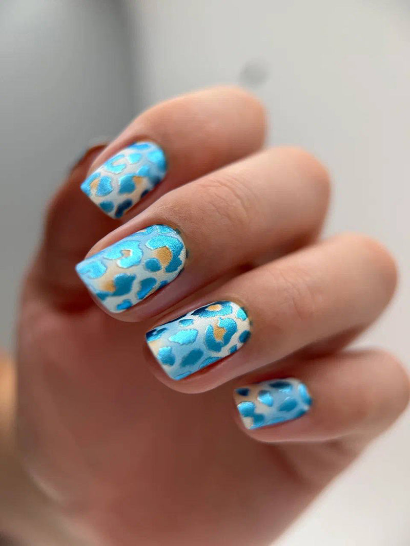Manicure Leo Blue and Strokes. Colored Foil. Nail wraps WM-477
