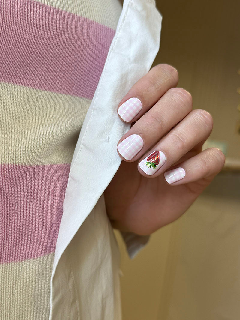 Manicure Strawberry. Pink Checkered. Colored Foil. Nail wraps WM-492