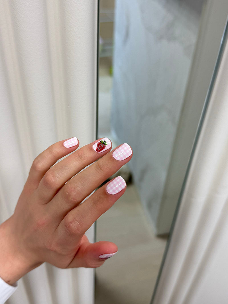 Manicure Strawberry. Pink Checkered. Colored Foil. Nail wraps WM-492