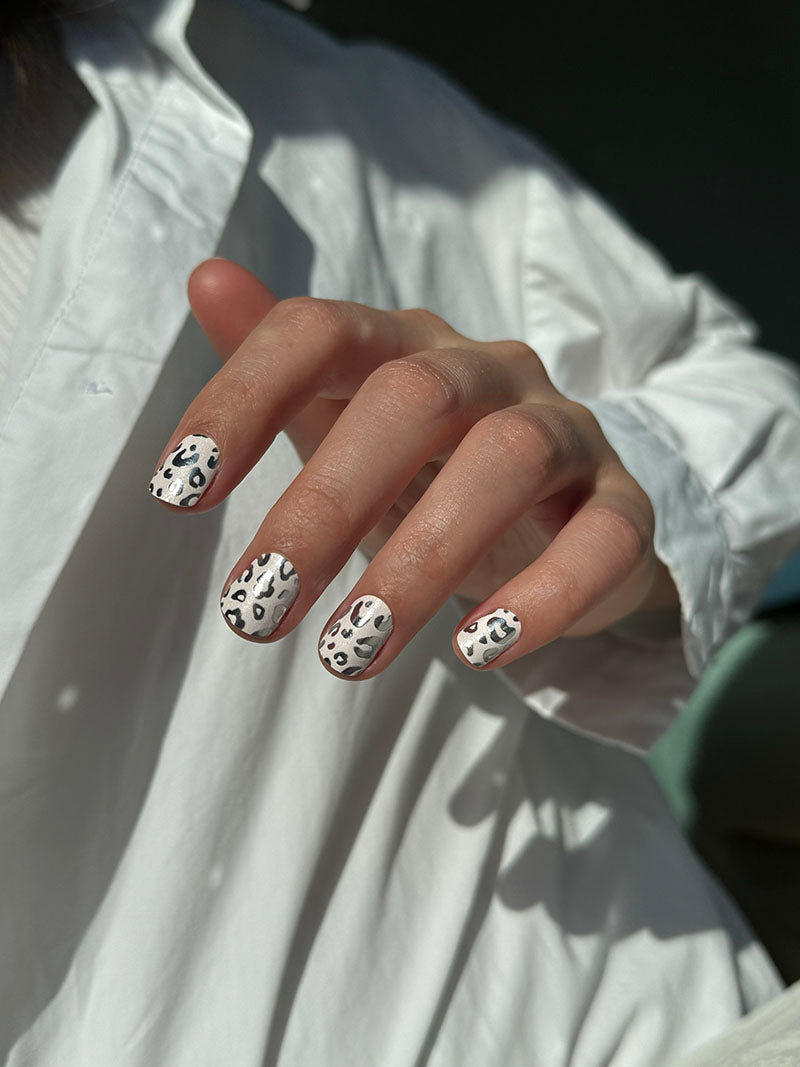 Manicure Leo. Beige. Colored Foil. Nail wraps WM-507