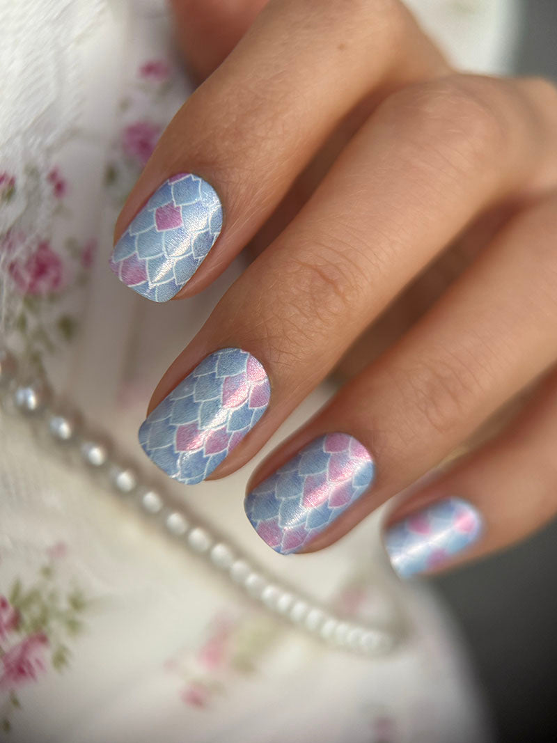 Manicure Mermaid Blue and Pink. Colored Foil. Nail wraps WM-512