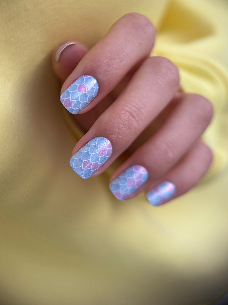 Manicure Mermaid Blue and Pink. Colored Foil. Nail wraps WM-512