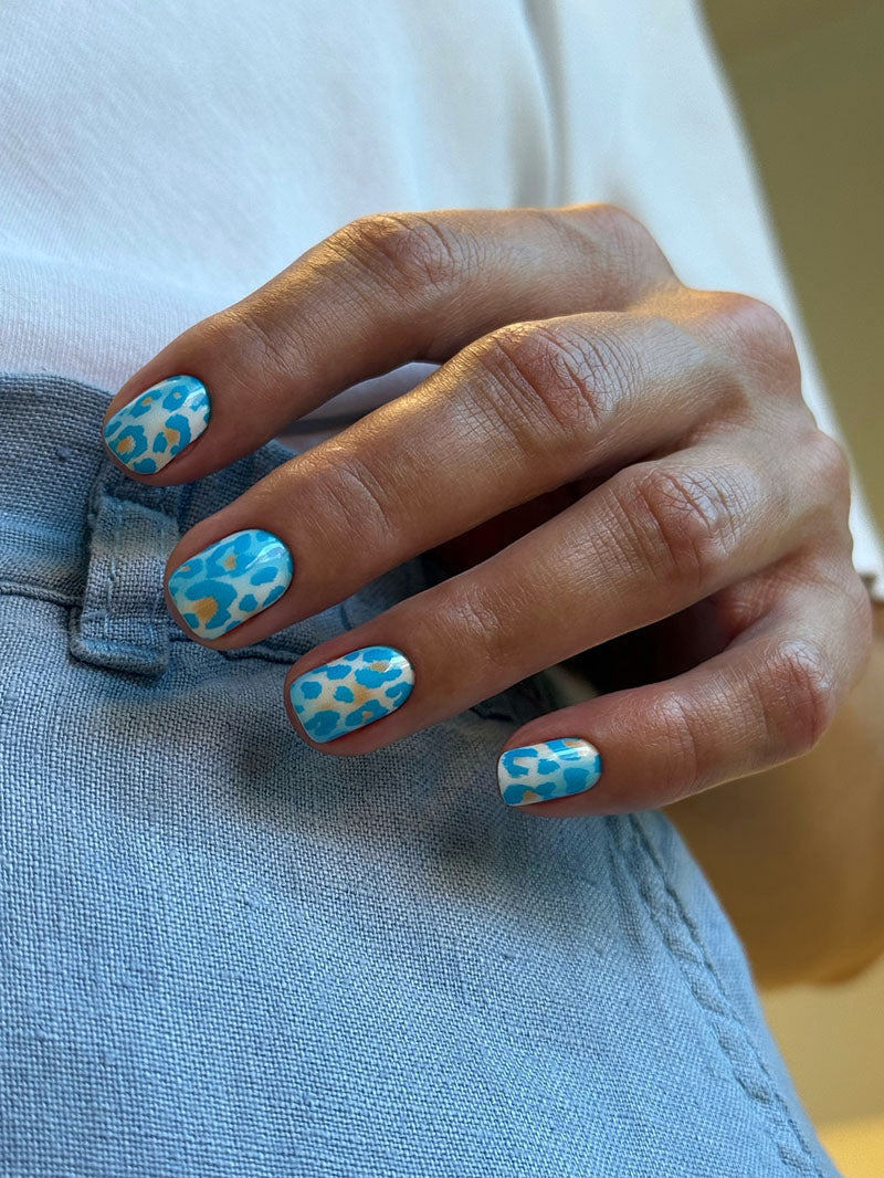 Manicure Leo Blue and Strokes. Nail wraps WM-519