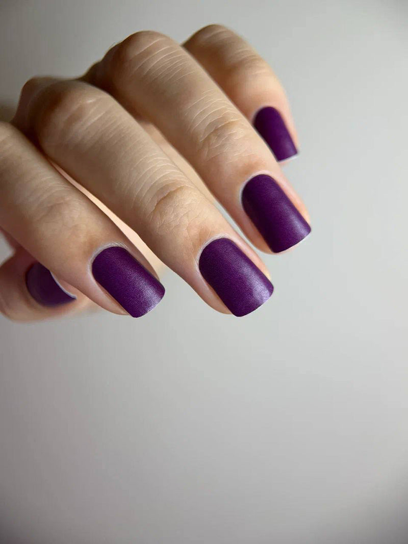 Manicure Plum. Nail wraps WM-534