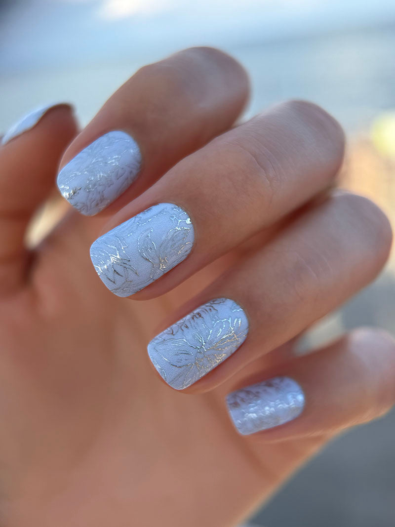 Manicure Gray Flowers. Colored Foil. Nail wraps WM-552