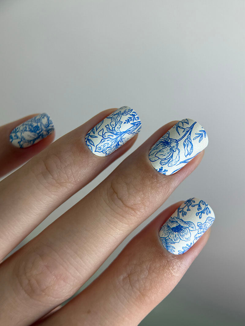 Manicure Blue Flowers. Nail wraps WM-565
