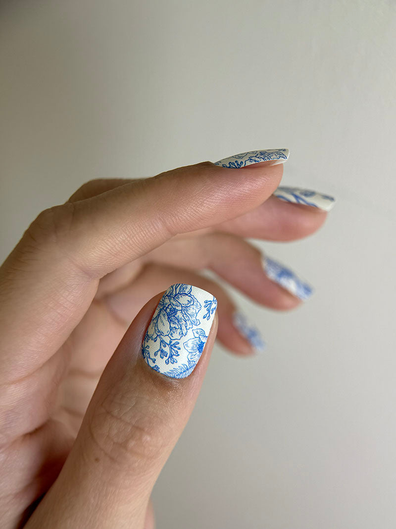 Manicure Blue Flowers. Nail wraps WM-565