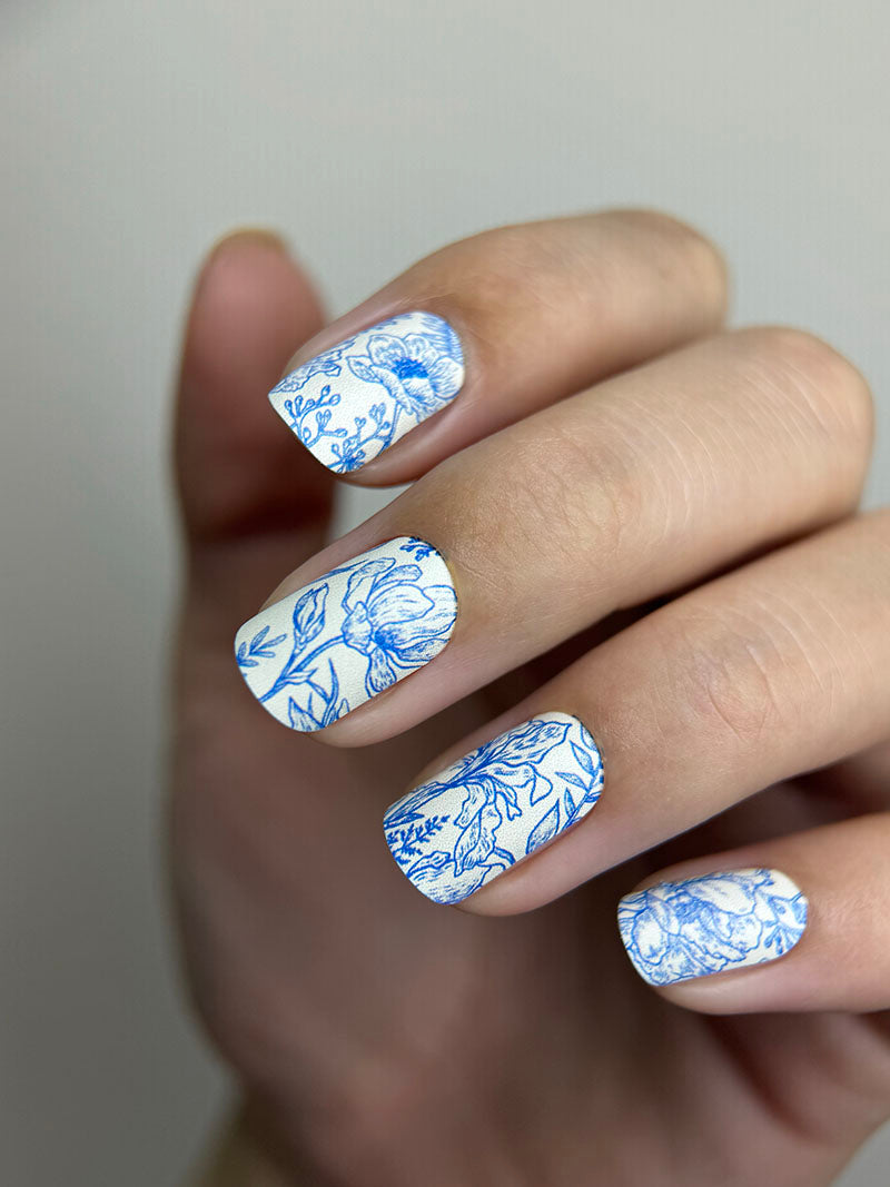 Manicure Blue Flowers. Nail wraps WM-565