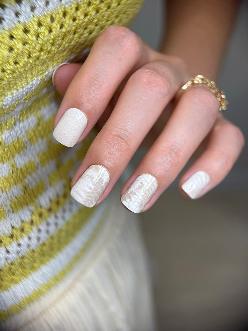 Manicure Twigs. Beige. Nail wraps WM-575