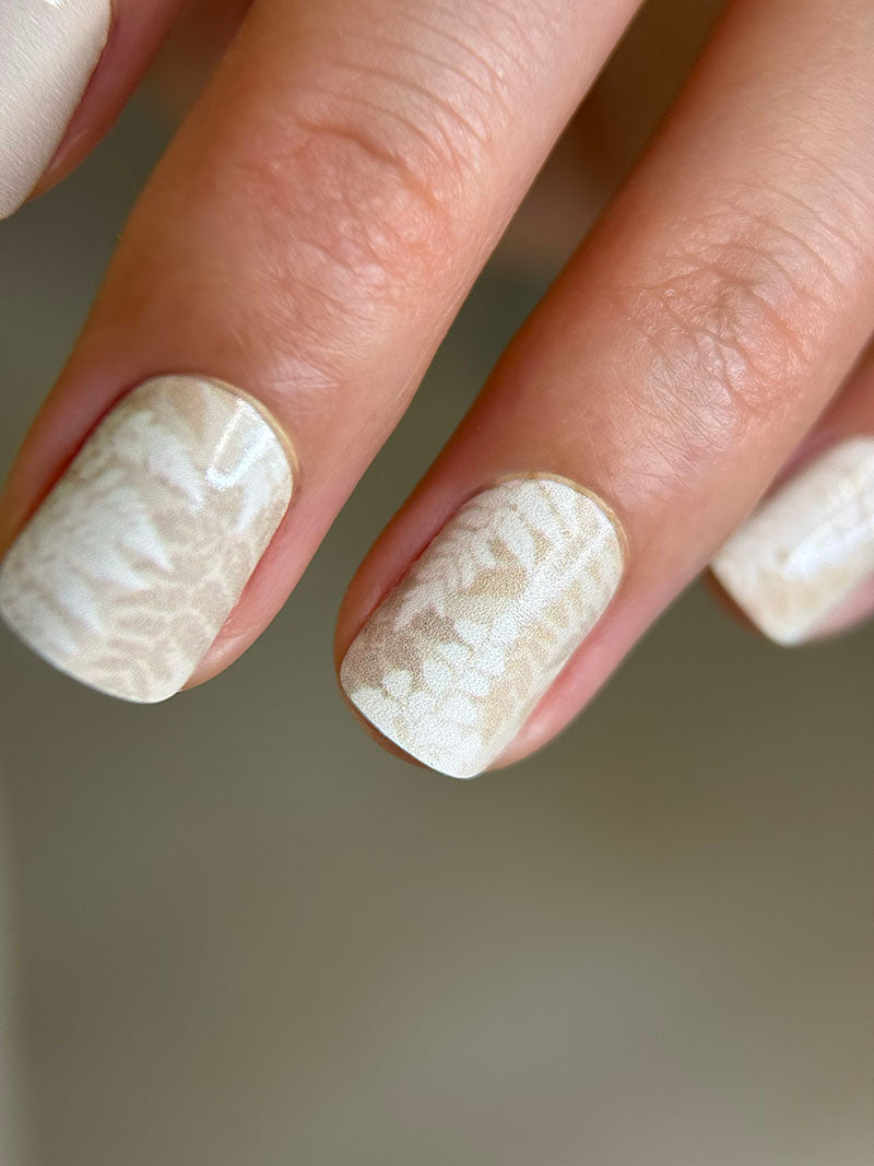 Manicure Twigs. Beige. Nail wraps WM-575