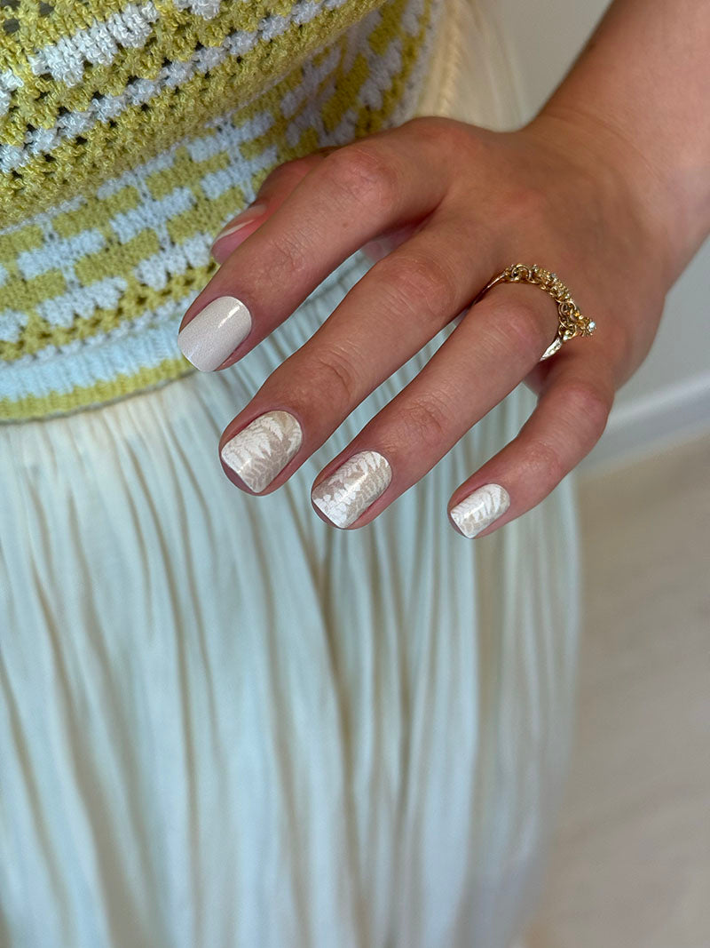 Manicure Twigs. Beige. Nail wraps WM-575