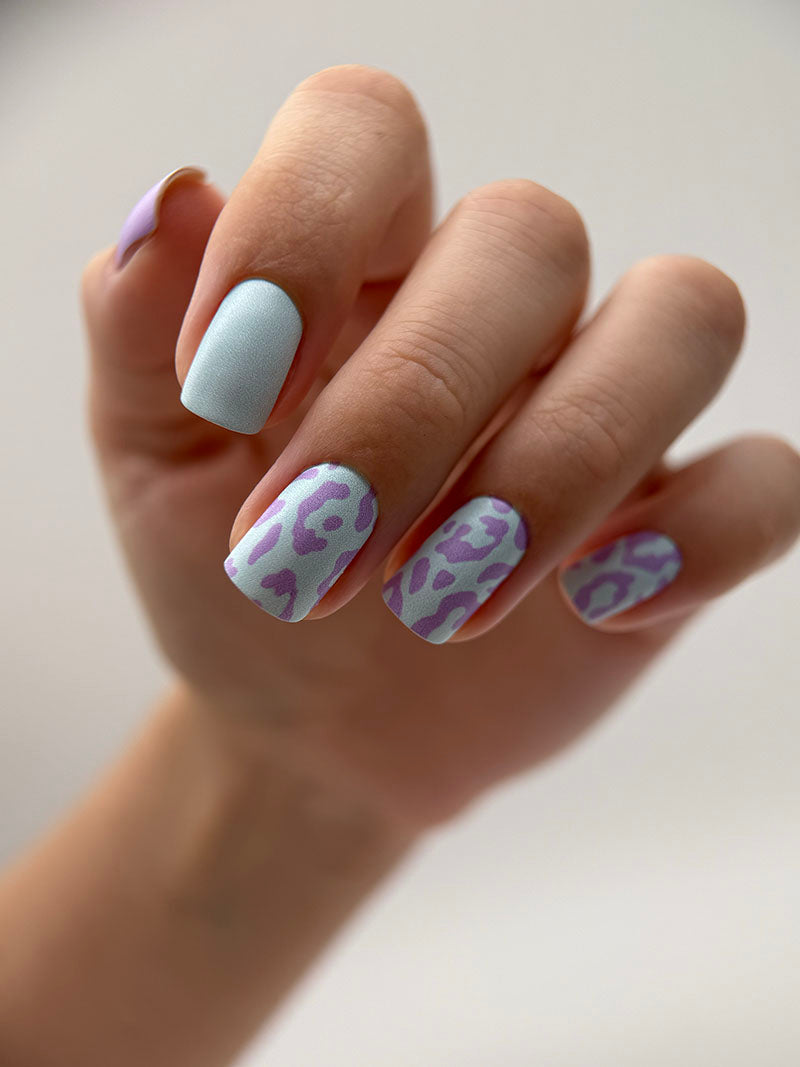 Manicure Leo. Lilac Spots. Nail wrap WM-616