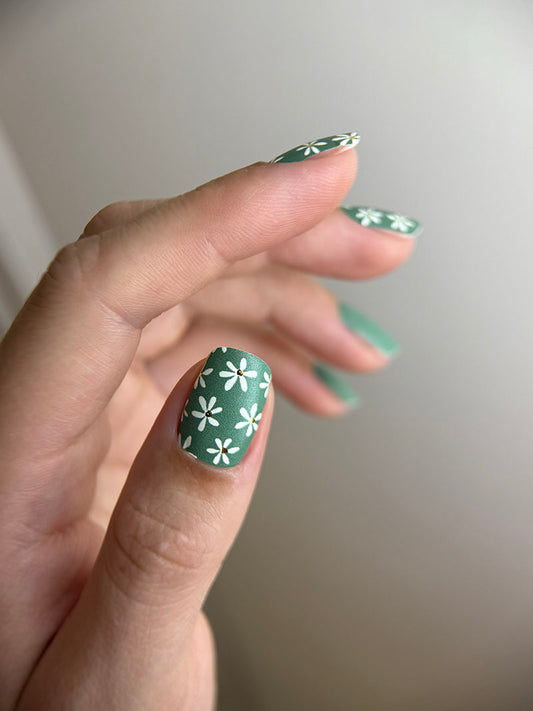Manicure Chamomile. Khaki. Foil gold. Nail wrap WM-801