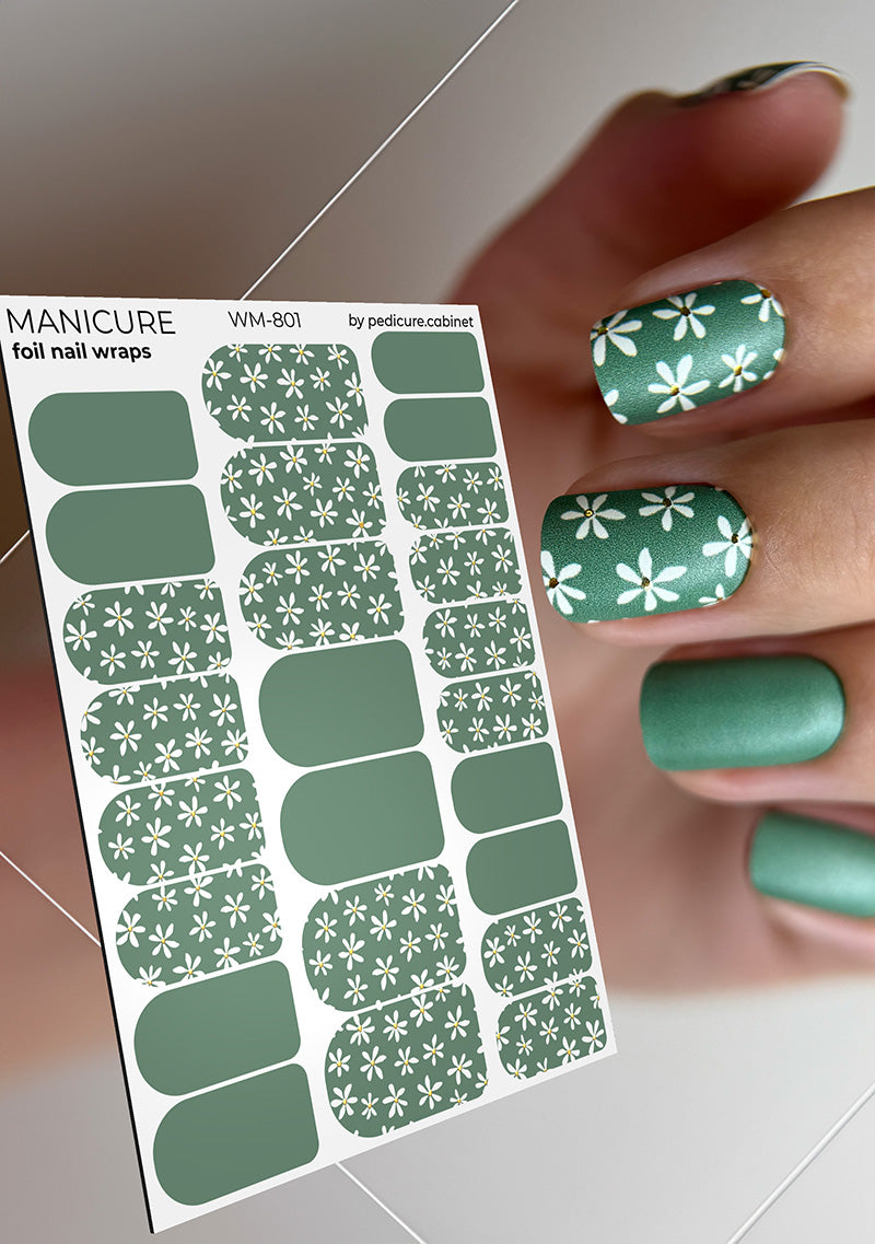 Manicure Chamomile. Khaki. Foil gold. Nail wrap WM-801