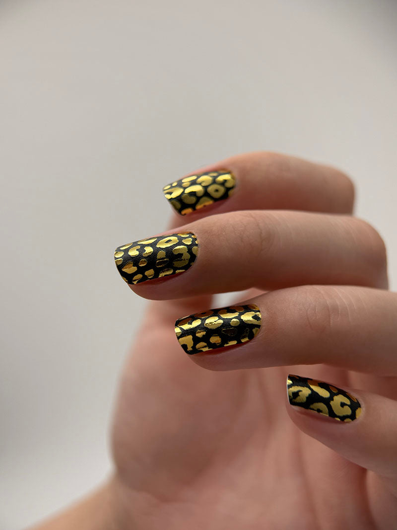 Manicure Leo. Foil gold. Nail wrap WM-895
