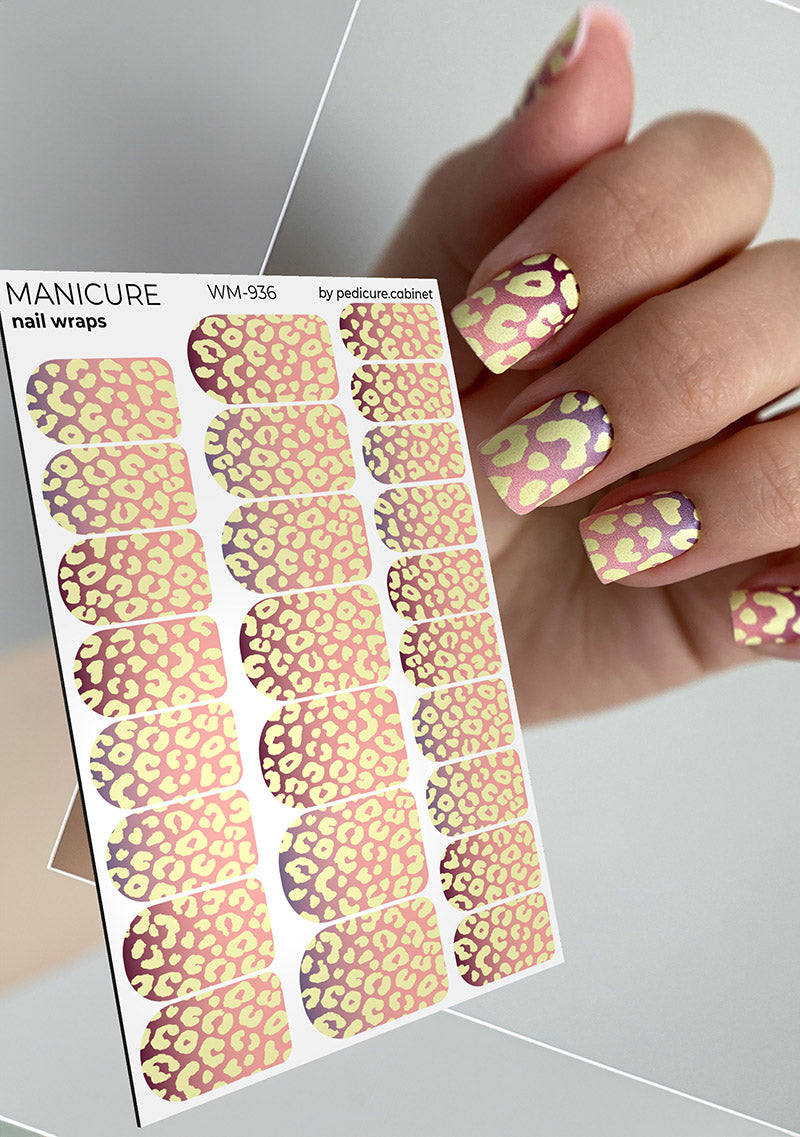 Manicure Leo gradient. Yellow spots. Nail wrap WM-936