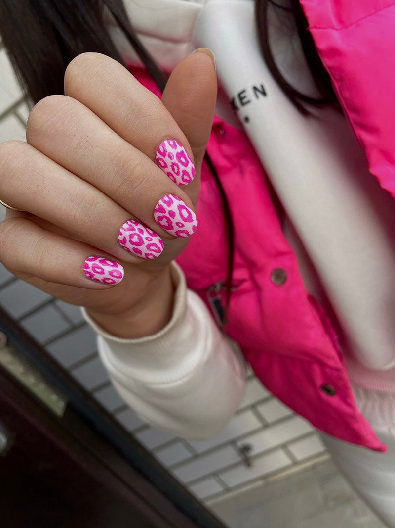 Manicure Leo monochrome. Pink. Nail wrap WM-942