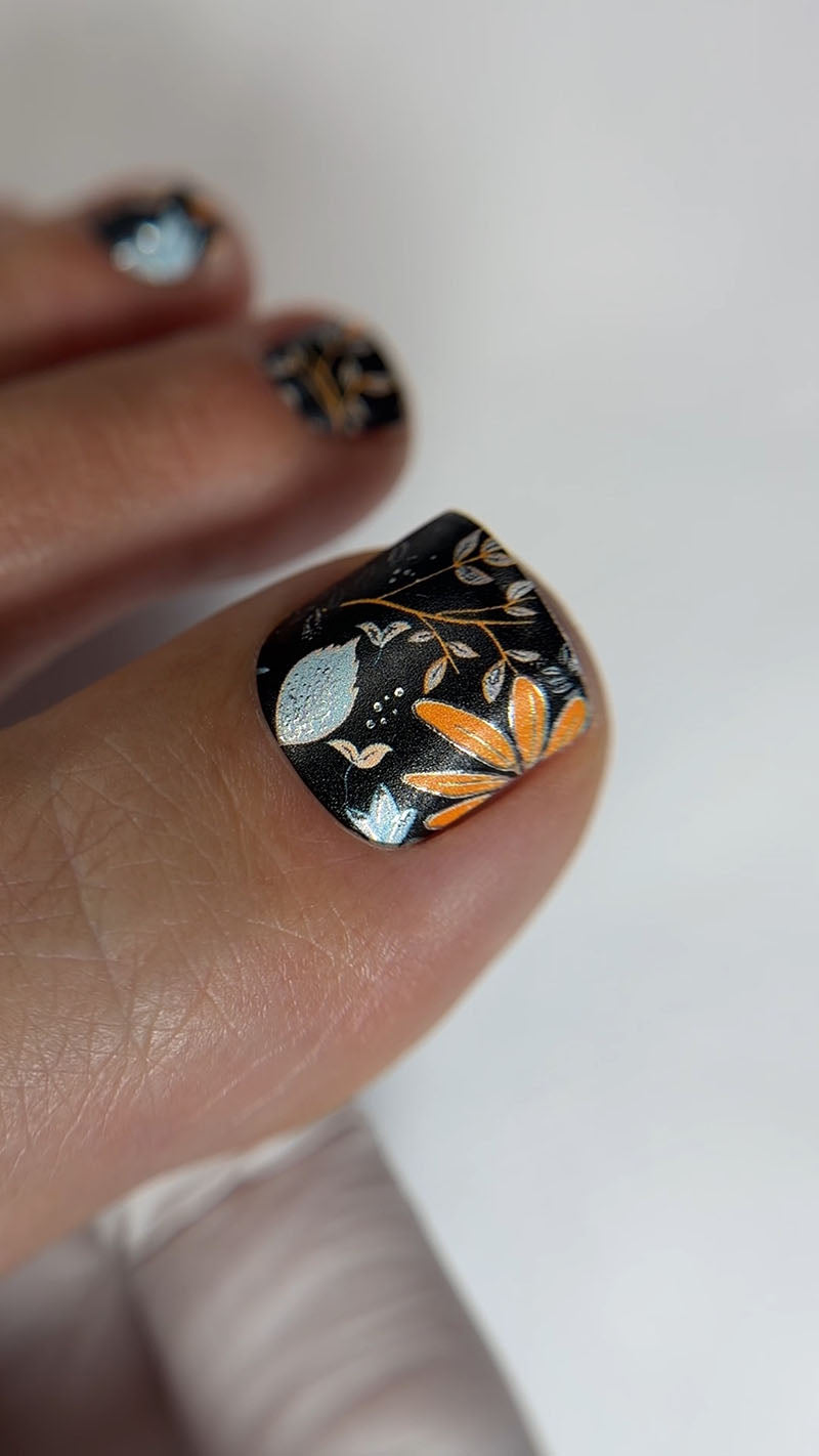 Pedicure Twigs with leaves. Silver Foil. Nail wraps WR-306