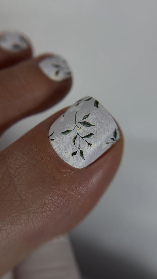 Pedicure Small flowers. Gold Foil. Nail wraps WR-357