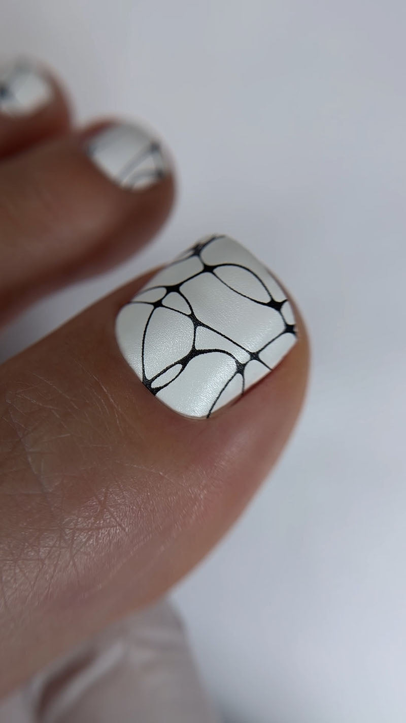 Pedicure Thin lines. Nail wraps WR-392