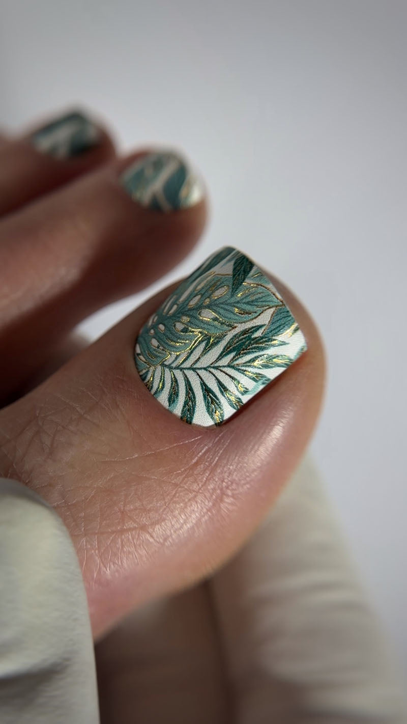 Pedicure Monstera green. Gold Foil. Nail wraps WR-413