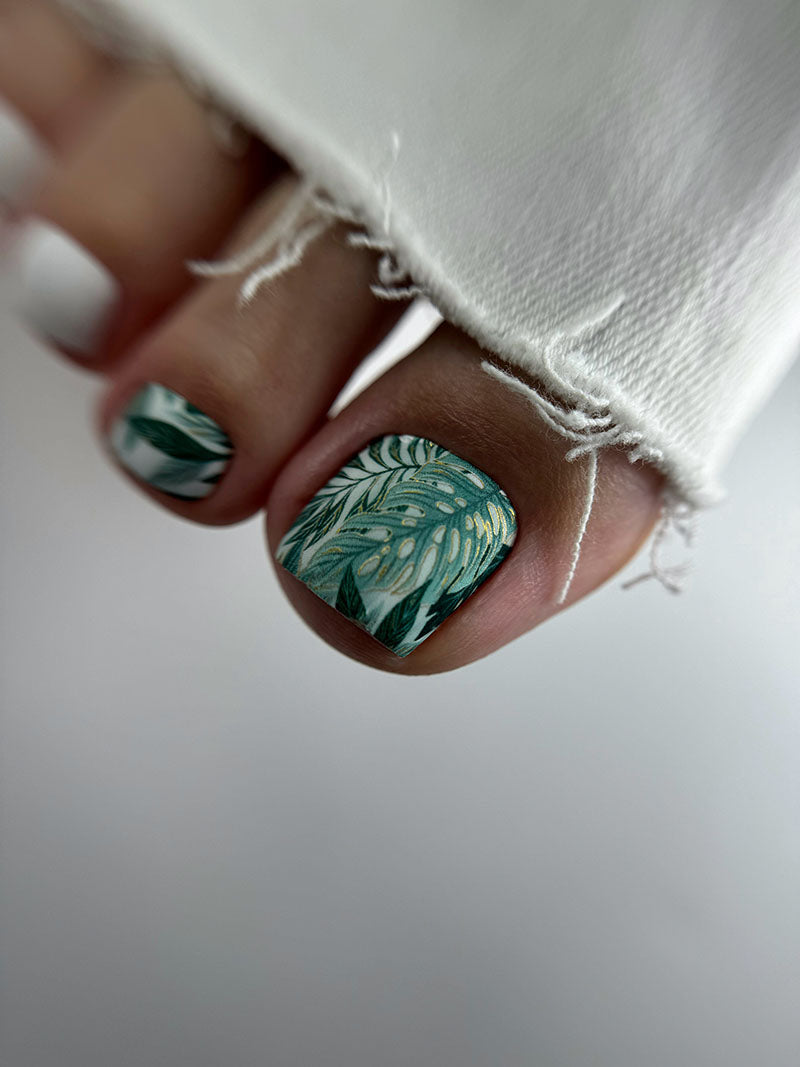 Pedicure Monstera green. Gold Foil. Nail wraps WR-413