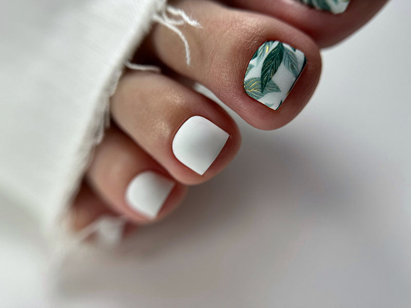 Pedicure Monstera green. Gold Foil. Nail wraps WR-413