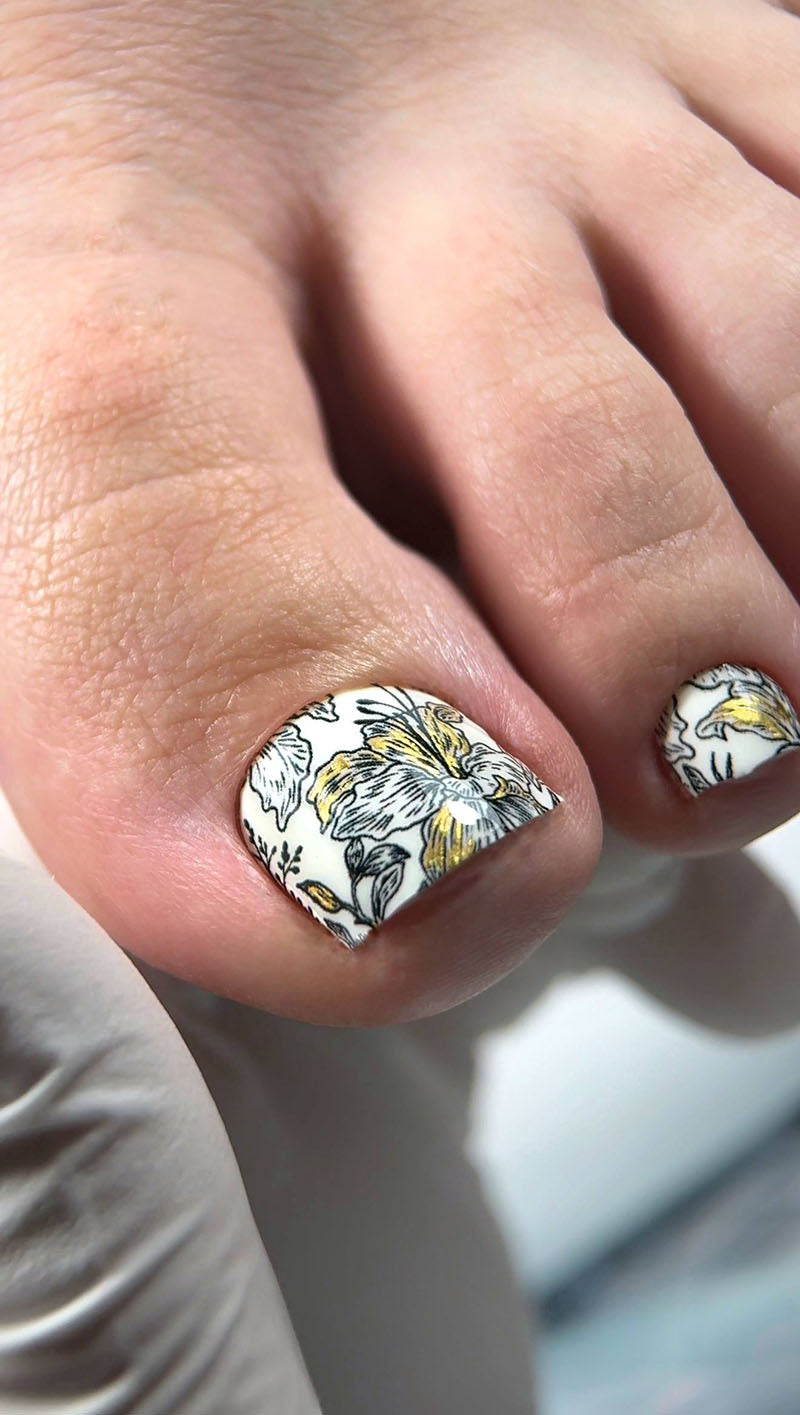 Pedicure Black flowers on white. Gold Foil. Nail wraps WR-427