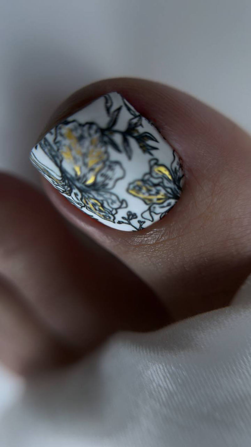 Pedicure Black flowers on white. Gold Foil. Nail wraps WR-427