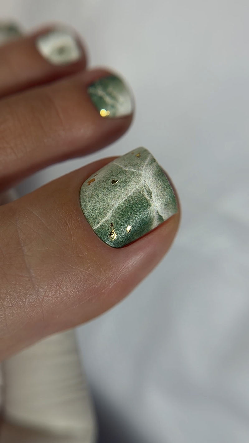 Pedicure Cracks on green. Gold Foil. Nail wraps WR-430