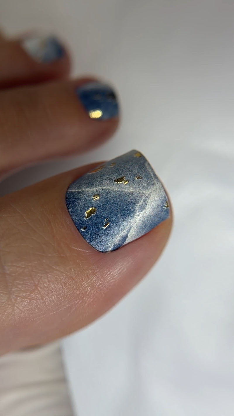 Pedicure Cracks on dark blue. Gold Foil. Nail wraps WR-431