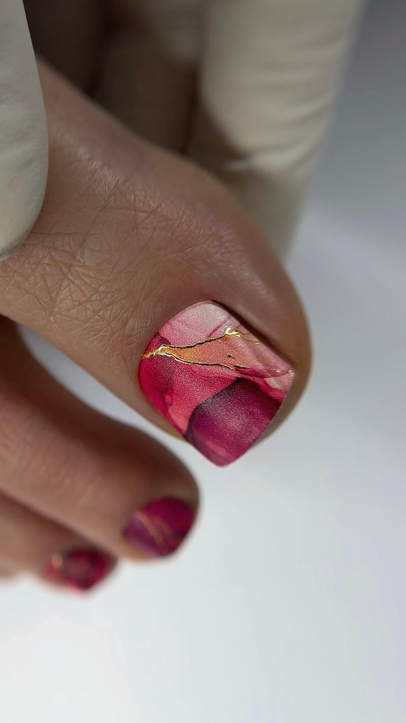 Pedicure Divorces. Red. Gold Foil. Nail wraps WR-447