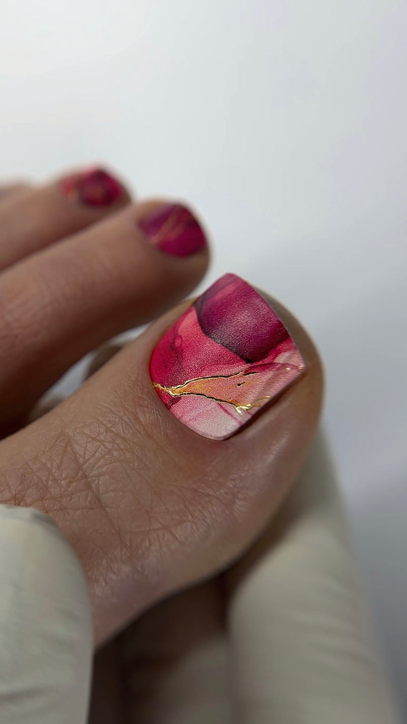Pedicure Divorces. Red. Gold Foil. Nail wraps WR-447