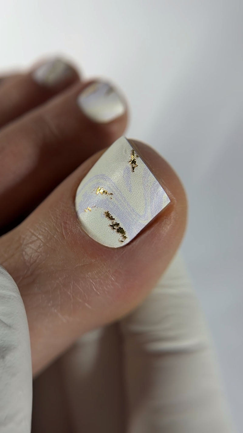 Pedicure Divorces. Beige and lavender. Gold Foil. Nail wraps WR-450