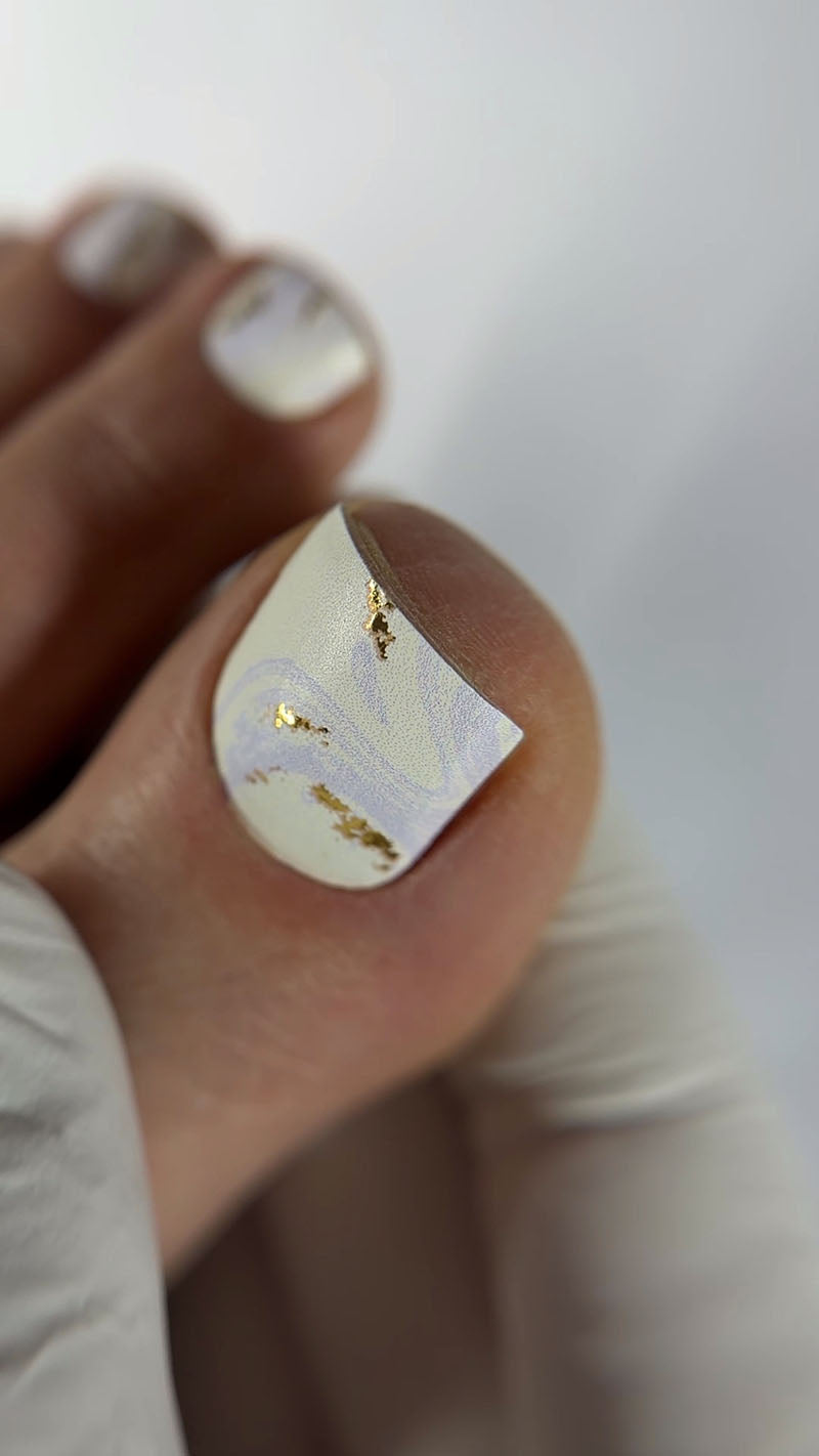 Pedicure Divorces. Beige and lavender. Gold Foil. Nail wraps WR-450