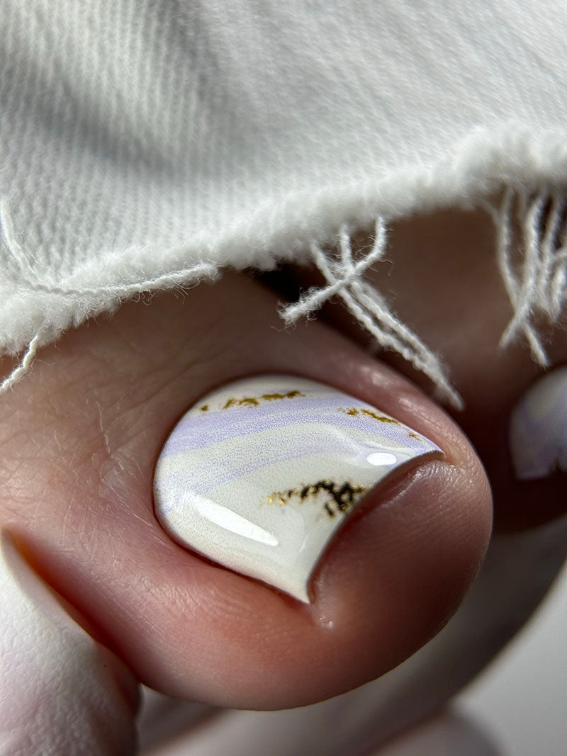 Pedicure Divorces. Beige and lavender. Gold Foil. Nail wraps WR-450