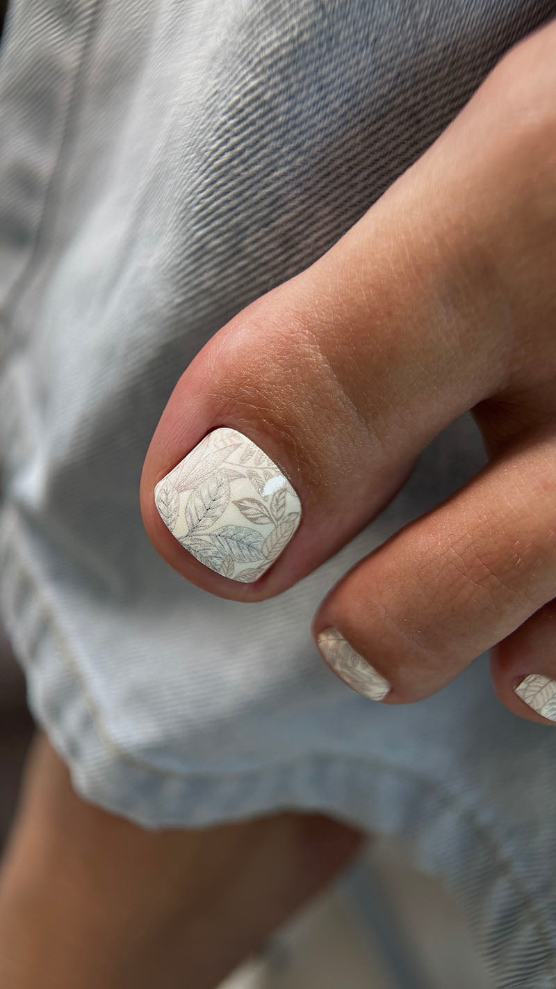 Pedicure Brown twigs. Silver Foil. Nail wraps WR-457