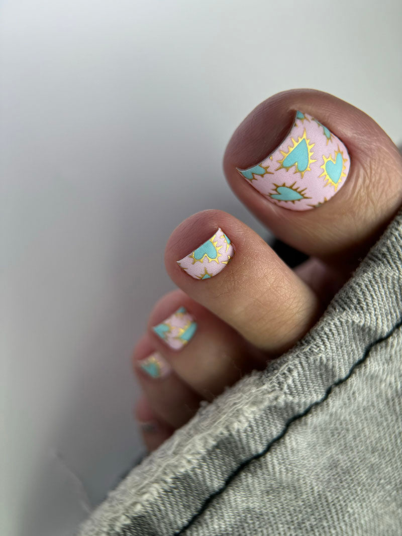 Pedicure Hearts. Gold Foil. Nail wraps WR-490