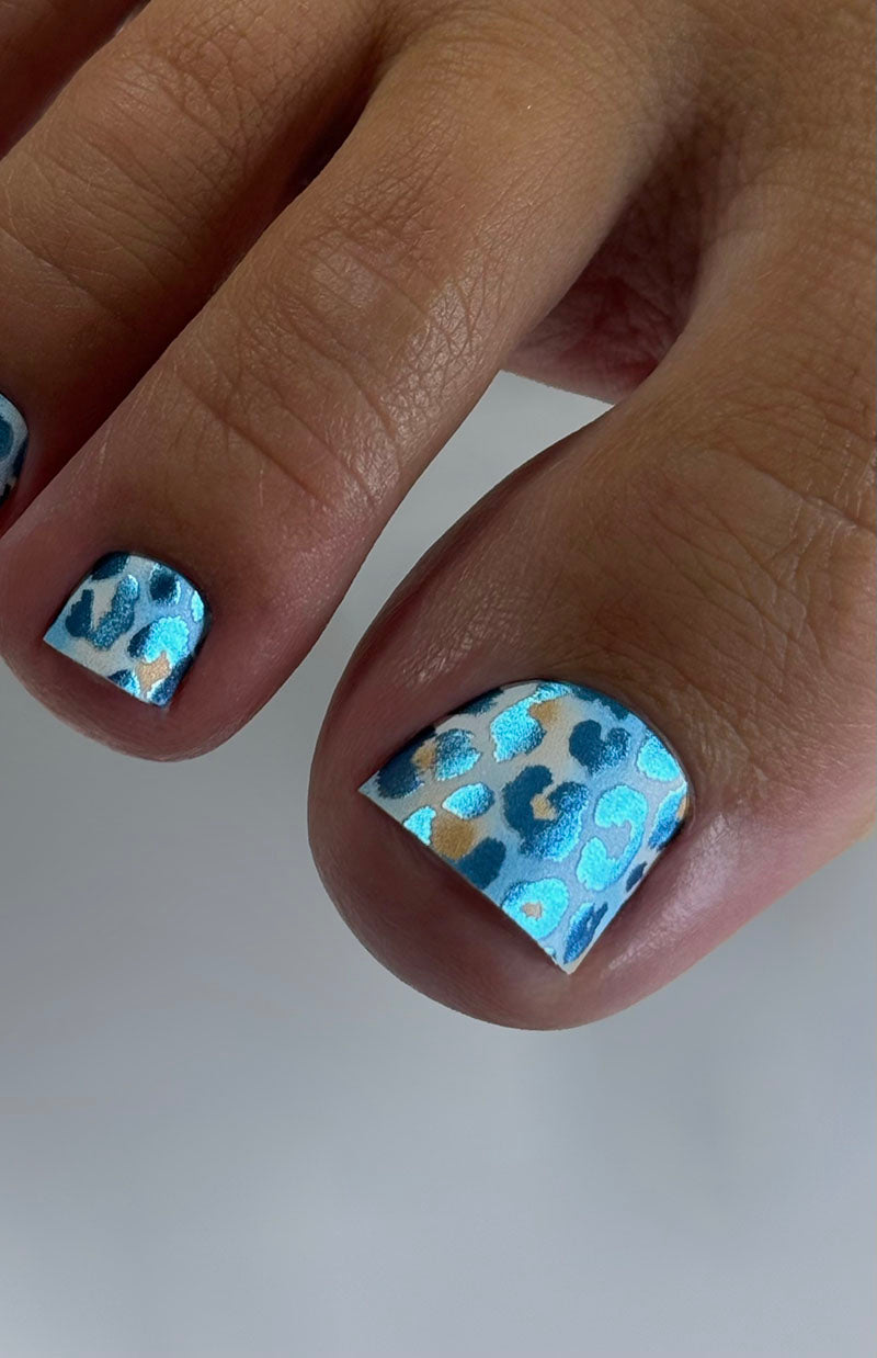 Pedicure Leo Blue and Strokes. Colored Foil. Nail wraps WR-521
