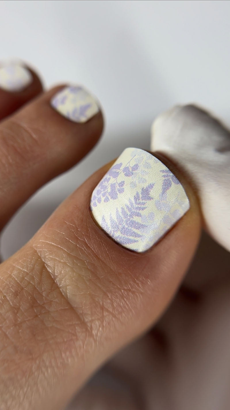 Pedicure Twigs. Lilac. Nail wraps WR-572